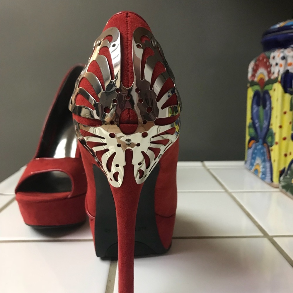 Red sexy heels - Picture 3 of 4